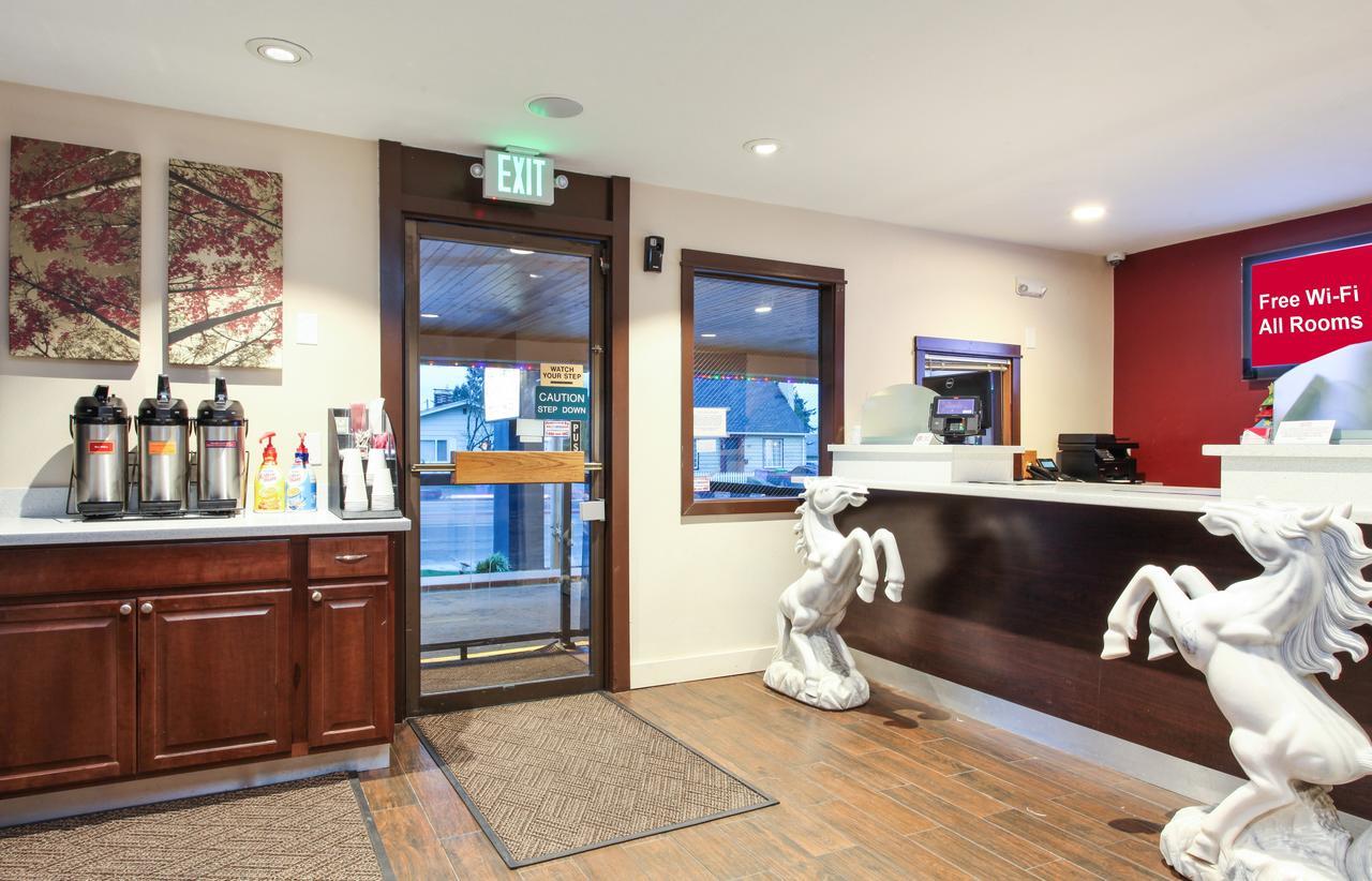 Evergreen Inn & Suites Portland (Adults Only) Bagian luar foto